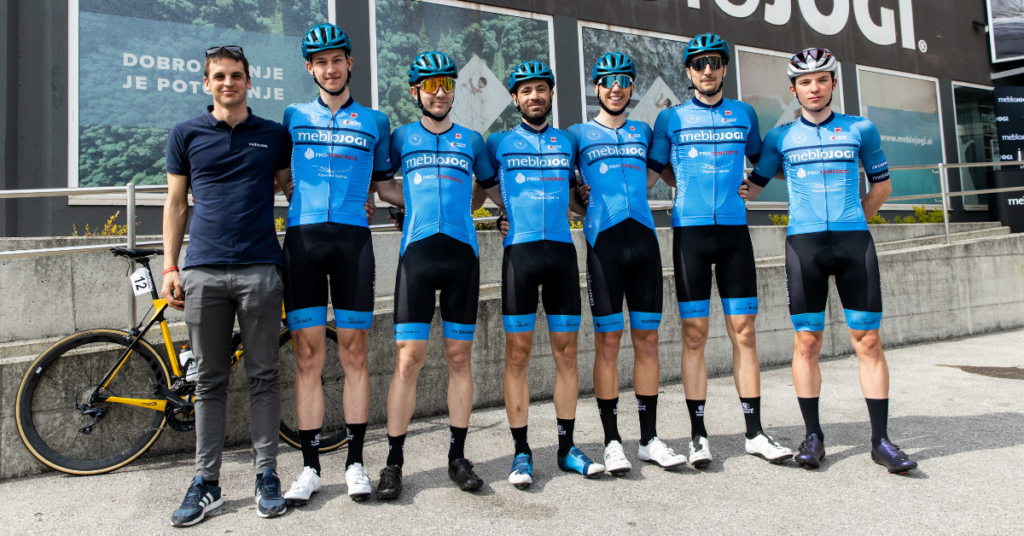 Člani zasedbe kolesarskega kluba mebloJOGI® Pro-Concrete cycling team