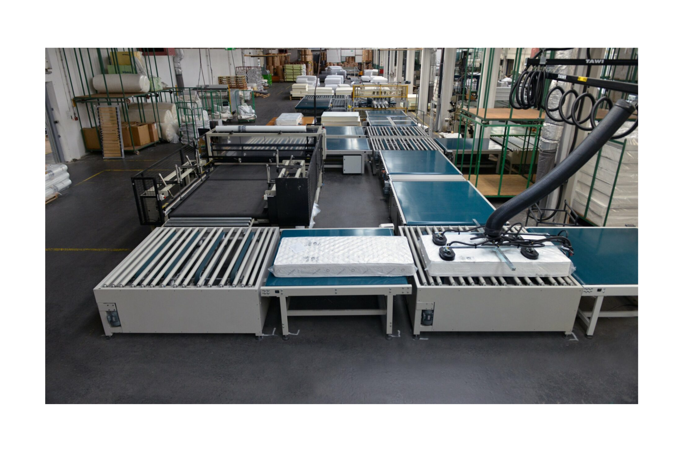 Delovni stroji v proizvodnji Meblojogi