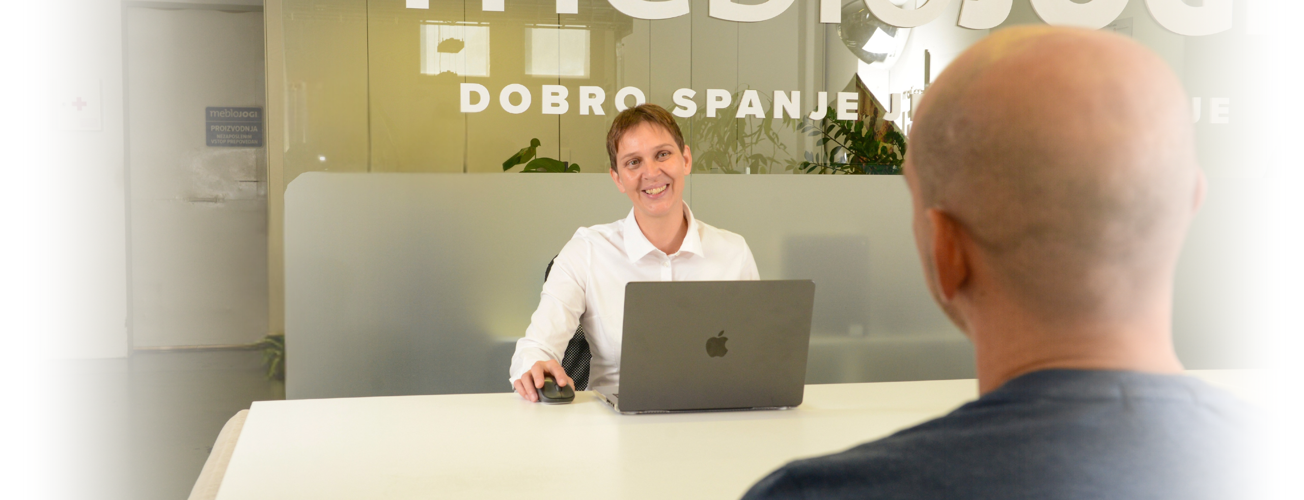 Naslovnica za spletno stran 2561 × 982 60